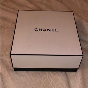 Chanel box
